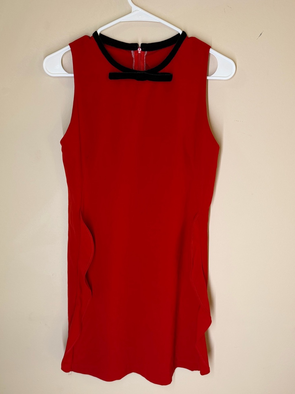 Red Sleeveless Bow-Accent Shift Dress